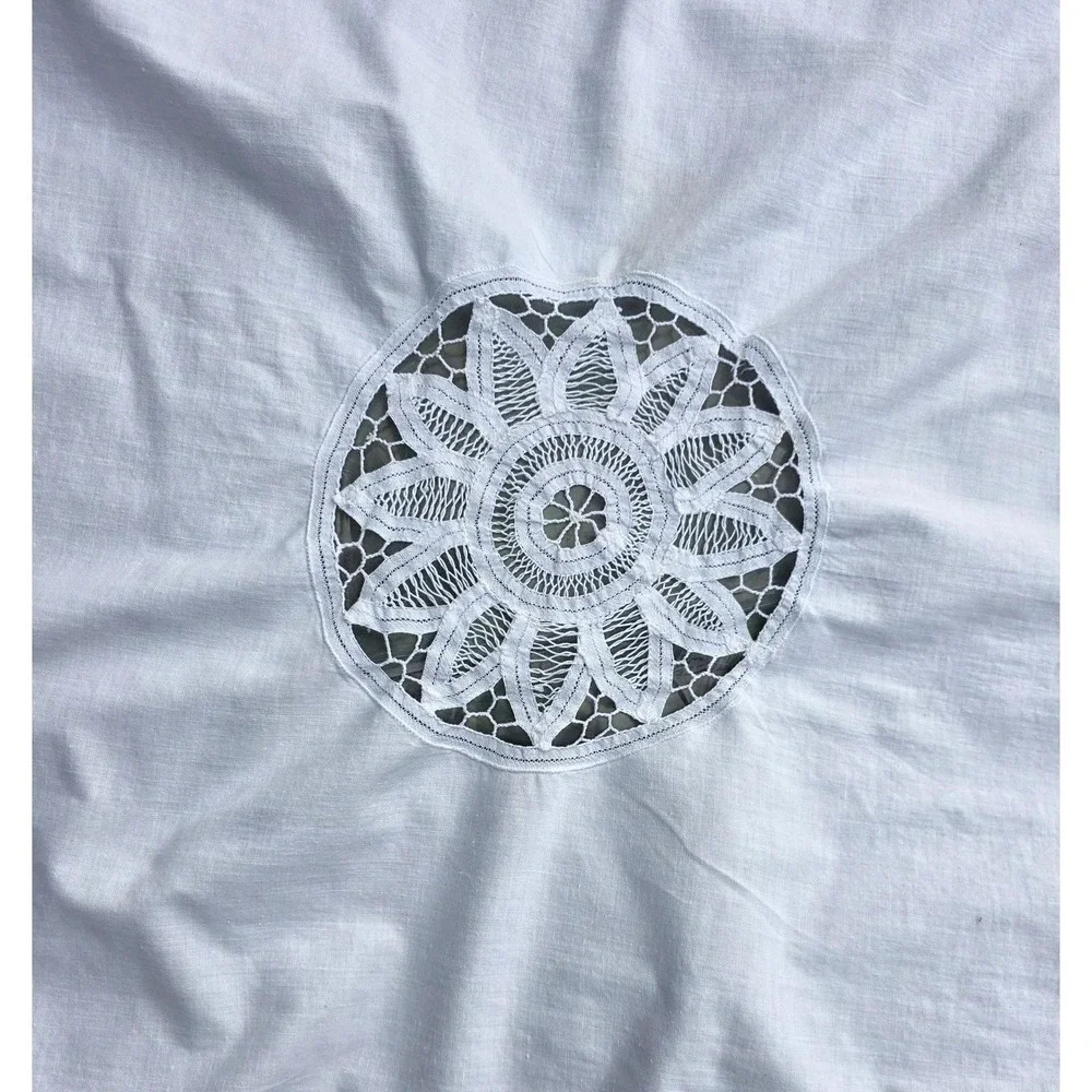 Vintage Round White Cotton Tablecloth 34